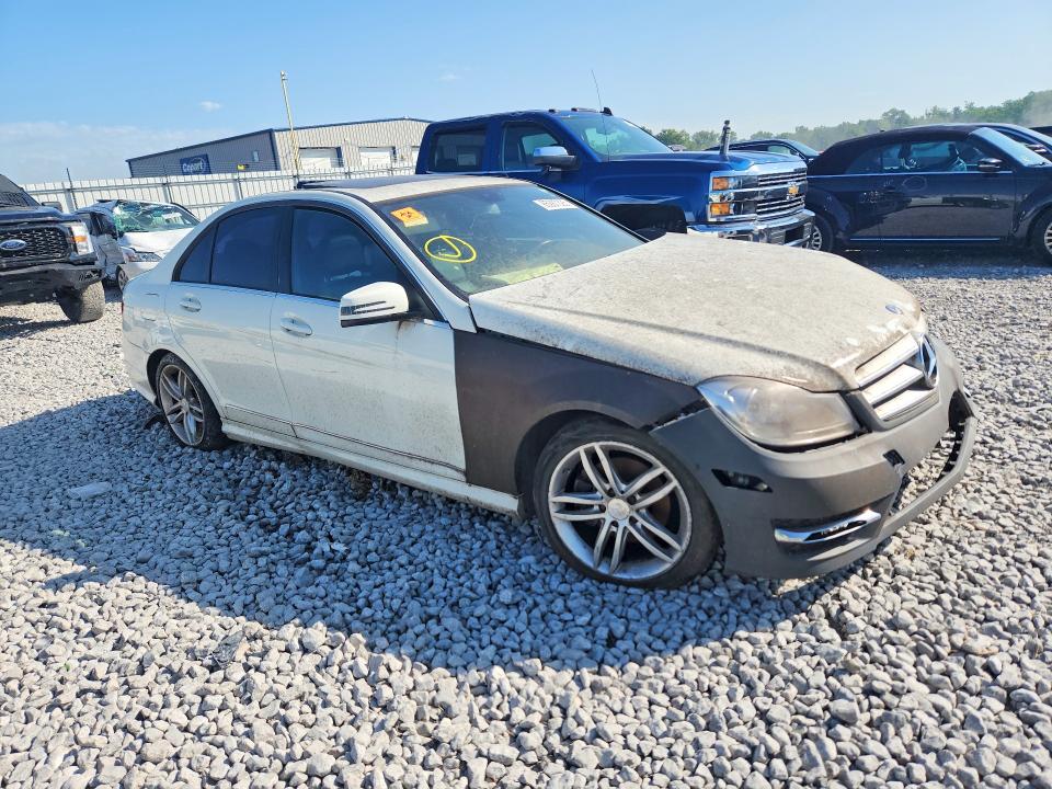2012 Mercedes-benz C მანქანა იყიდება აუქციონზე, vin: WDDGF8BB2CR239520, აუქციონის ნომერი: 85987325