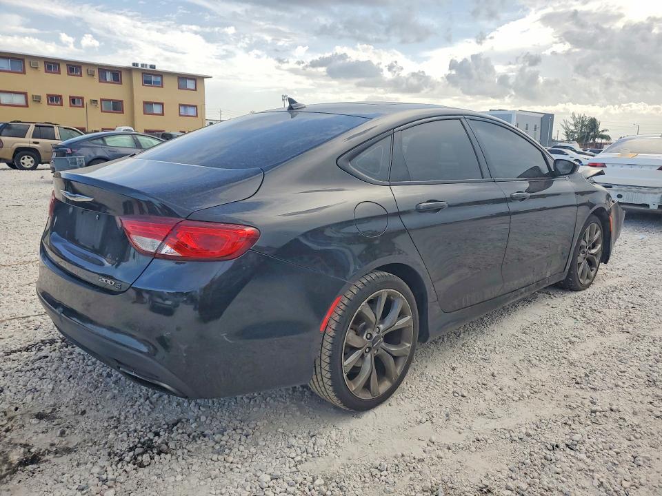 60999756 :رقم المزاد ، 1C3CCCBB5FN672611 vin ، 2015 Chrysler 200 مزاد بيع