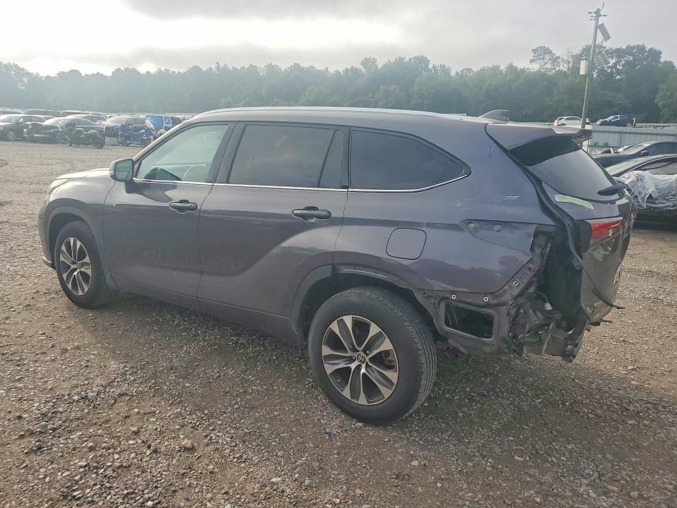 61197346 :رقم المزاد ، 5TDGZRAH0MS051353 vin ، 2021 Toyota Highlander مزاد بيع