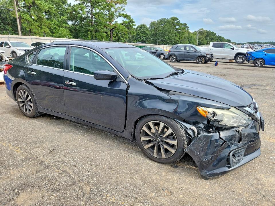 60886886 :رقم المزاد ، 1N4AL3AP9HC271437 vin ، 2017 Nissan Altima مزاد بيع