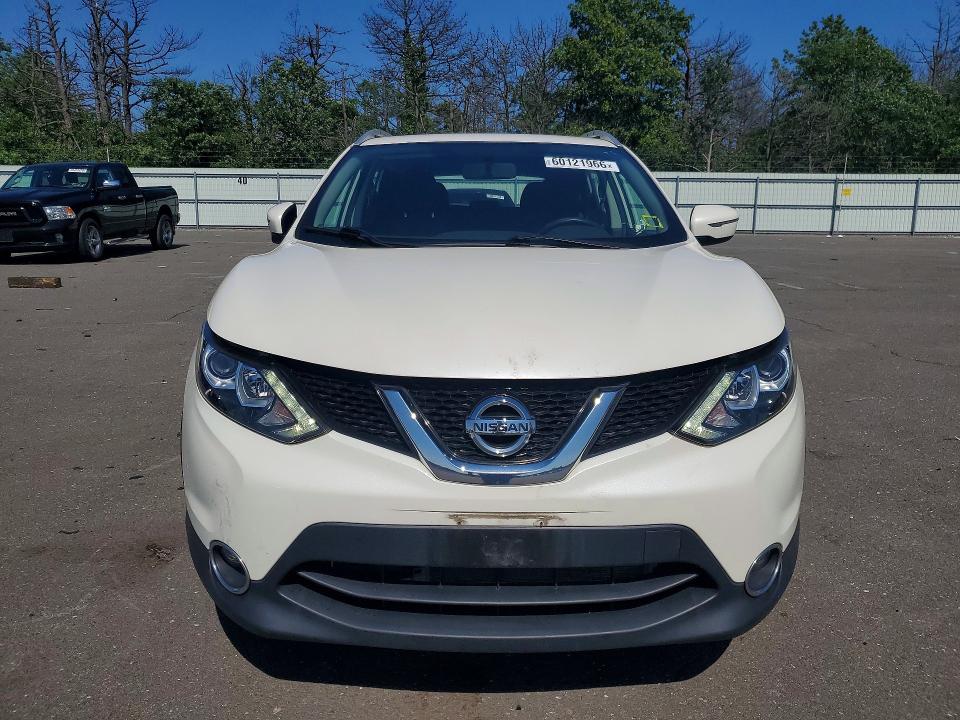 60121966 :رقم المزاد ، JN1BJ1CR3HW138214 vin ، 2017 Nissan Rogue Sport مزاد بيع