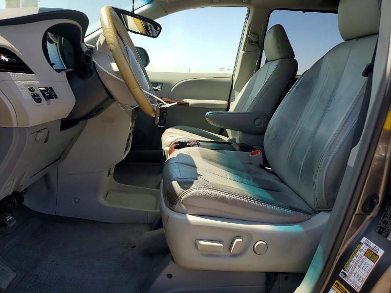 62866356 :رقم المزاد ، 5TDYK3DC7BS085860 vin ، 2011 Toyota Sienna مزاد بيع