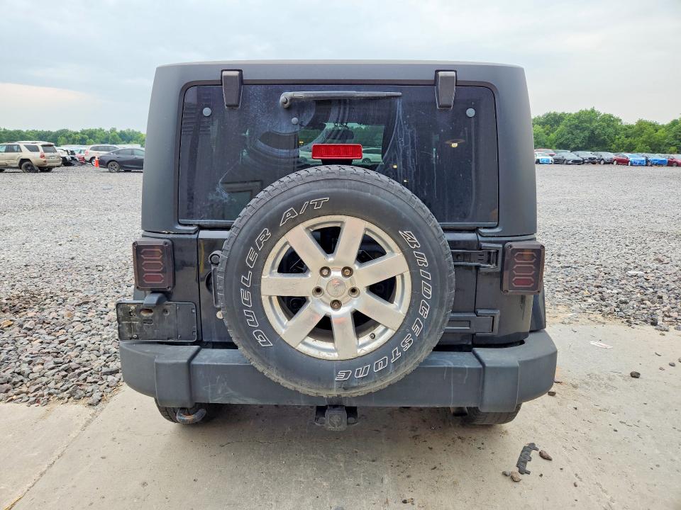 63052946 :رقم المزاد ، 1C4AJWBG6FL531323 vin ، 2015 Jeep Wrangler مزاد بيع