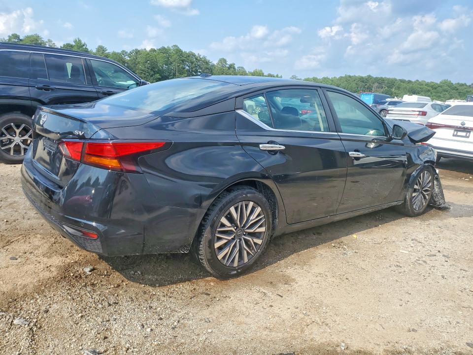 62511056 :رقم المزاد ، 1N4BL4DV3PN348083 vin ، 2023 Nissan Altima مزاد بيع