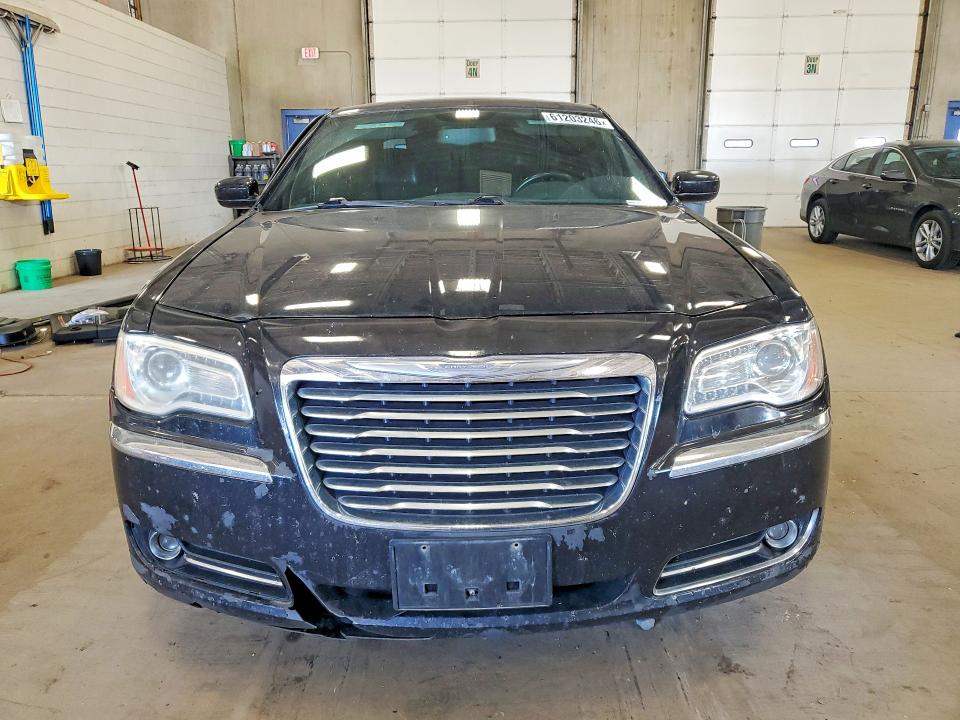 2014 Chrysler 300 მანქანა იყიდება აუქციონზე, vin: 2C3CCARG0EH323188, აუქციონის ნომერი: 61203246