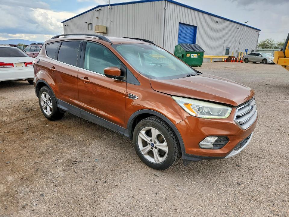 Продажа на аукционе авто 2017 Ford Escape, vin: 1FMCU9GD6HUD45385, номер лота: 61047096