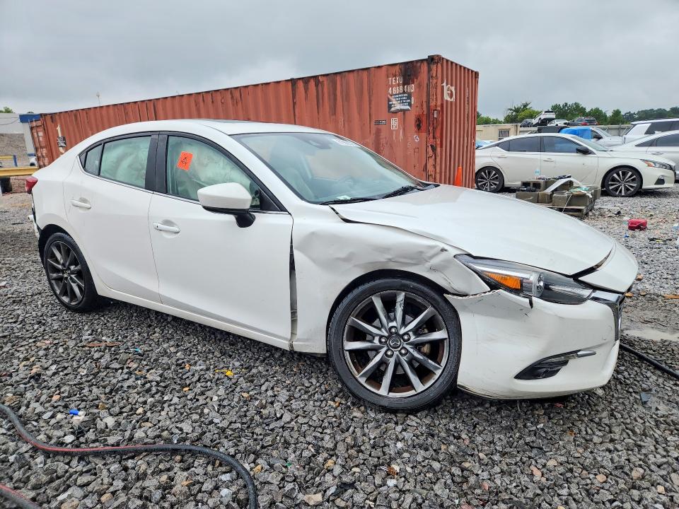 61982916 :رقم المزاد ، 3MZBN1W35JM158668 vin ، 2018 Mazda 3 مزاد بيع