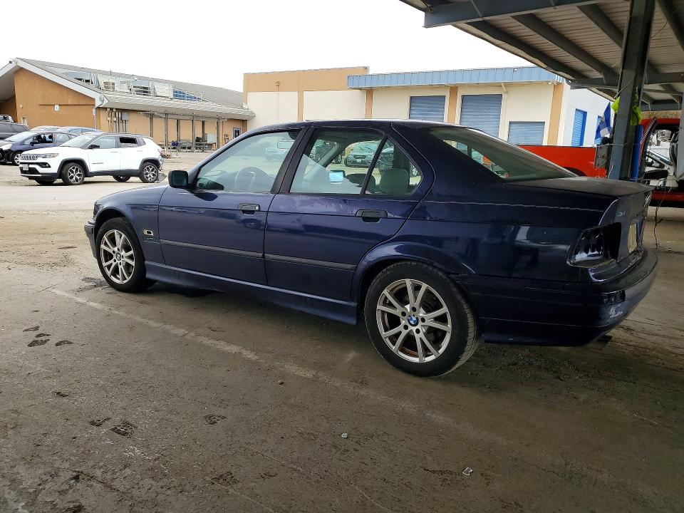 60001026 :رقم المزاد ، 4USCD2329TLB30790 vin ، 1996 Bmw 328 مزاد بيع