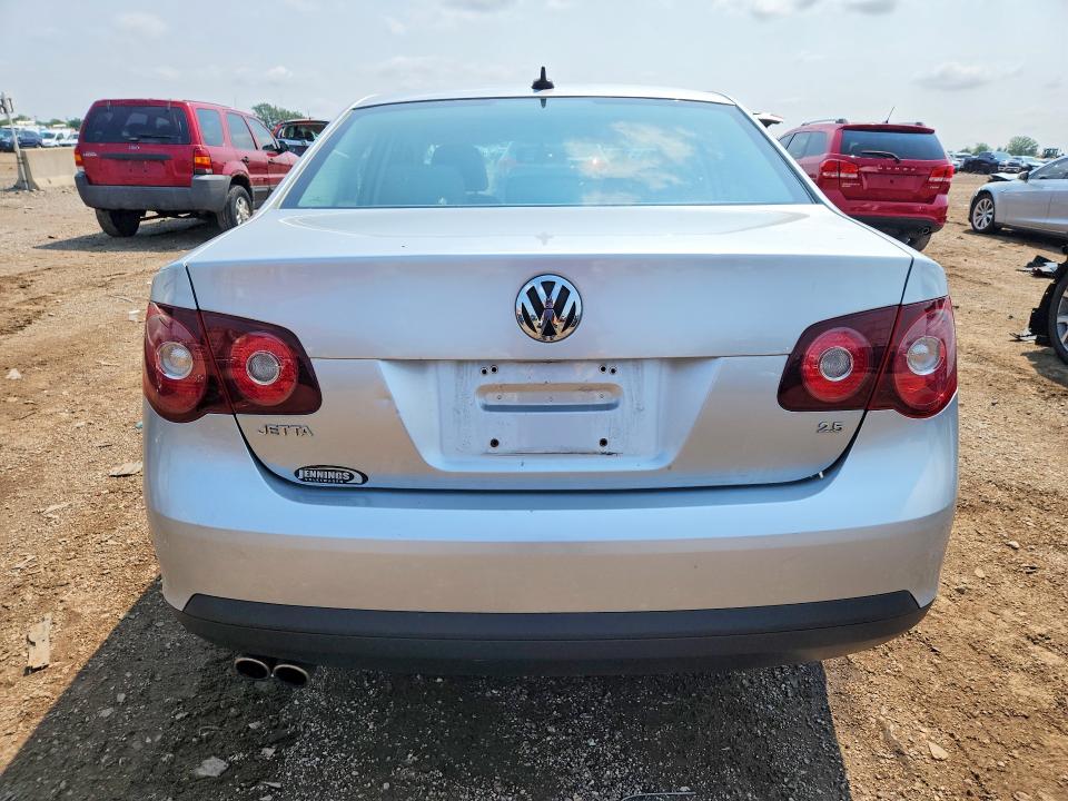 63013896 :رقم المزاد ، 3VWRM71K78M040246 vin ، 2008 Volkswagen Jetta مزاد بيع