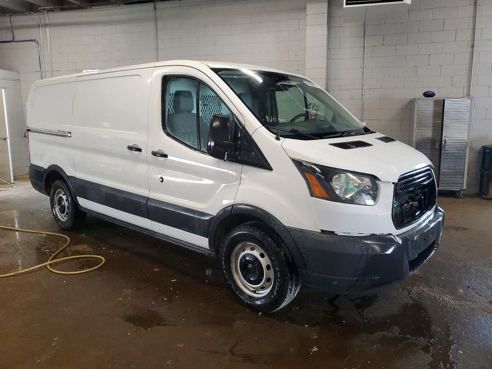 61141206 :رقم المزاد ، 1FTYE1YM2GKA83415 vin ، 2016 Ford Transit مزاد بيع