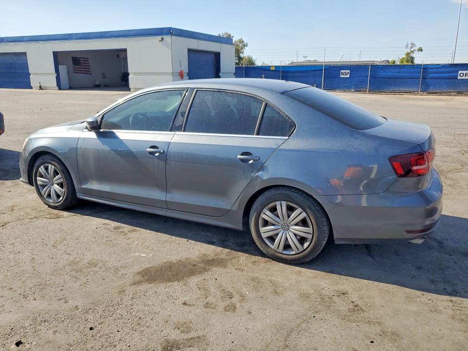 61553506 :رقم المزاد ، 3VW2B7AJ8HM404852 vin ، 2017 Volkswagen Jetta مزاد بيع