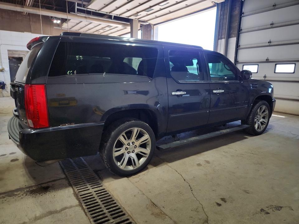 2011 Cadillac Escalade მანქანა იყიდება აუქციონზე, vin: 1GYS4KEF6BR155814, აუქციონის ნომერი: 61032006