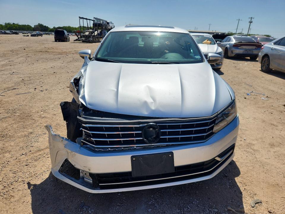 Продажа на аукционе авто 2017 Volkswagen Passat, vin: 1VWBT7A39HC012821, номер лота: 61311366