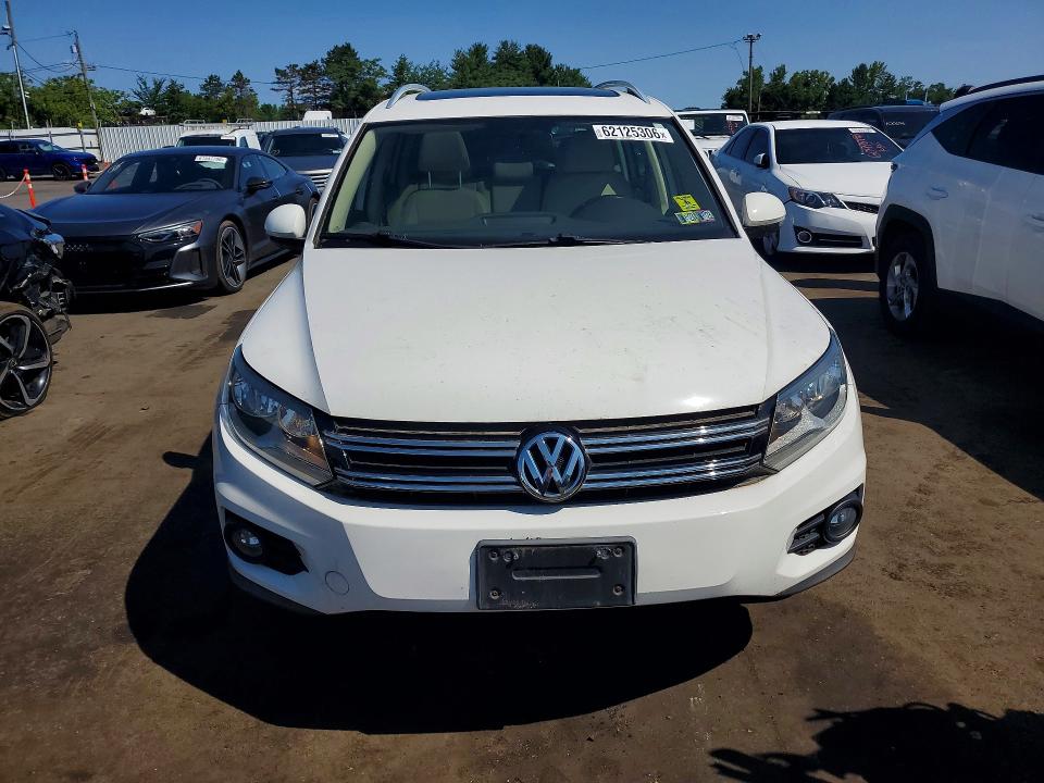62125306 :رقم المزاد ، WVGBV3AX2EW523382 vin ، 2014 Volkswagen Tiguan مزاد بيع