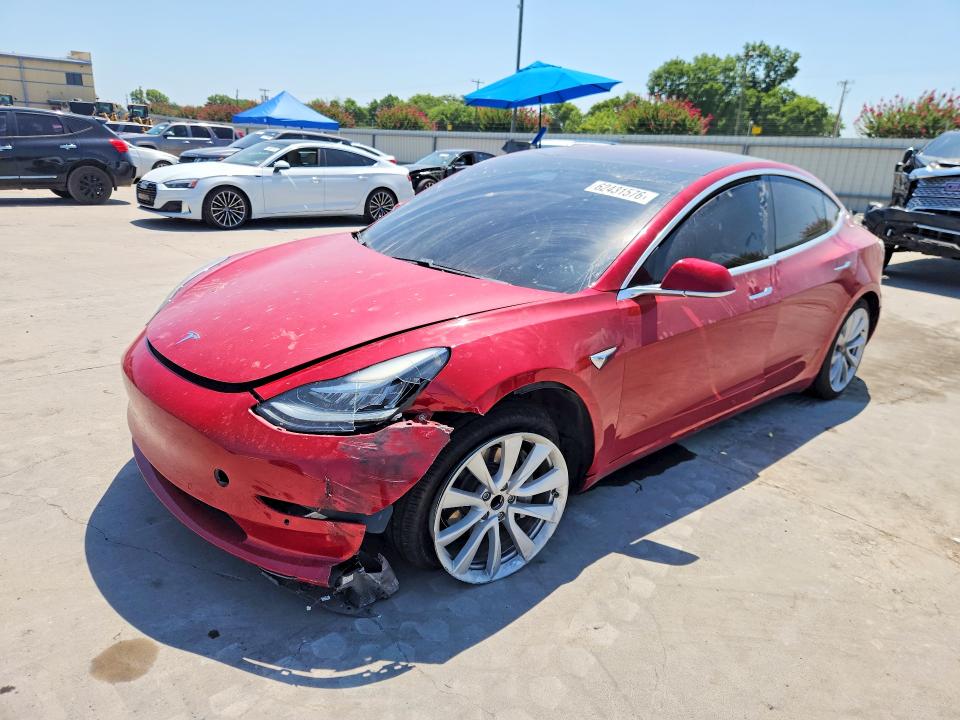 62431576 :رقم المزاد ، 5YJ3E1EA5JF015439 vin ، 2018 Tesla Model 3 مزاد بيع