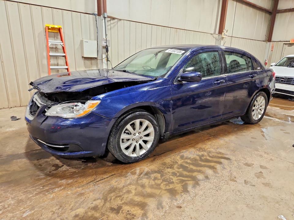 61560106 :رقم المزاد ، 1C3CCBBG0DN569437 vin ، 2013 Chrysler 200 مزاد بيع