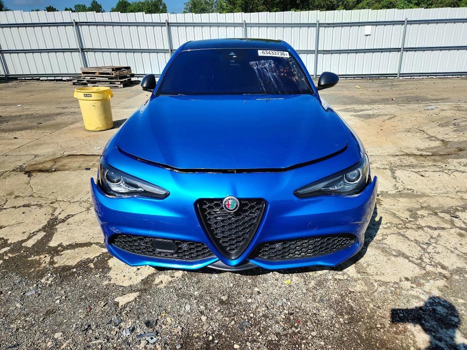 63433736 :رقم المزاد ، ZARFAMBN5K7611956 vin ، 2019 Alfa Romeo Giulia مزاد بيع