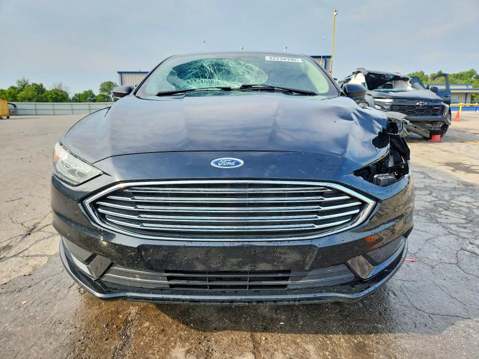 62234196 :رقم المزاد ، 3FA6P0LU3JR197600 vin ، 2018 Ford Fusion مزاد بيع