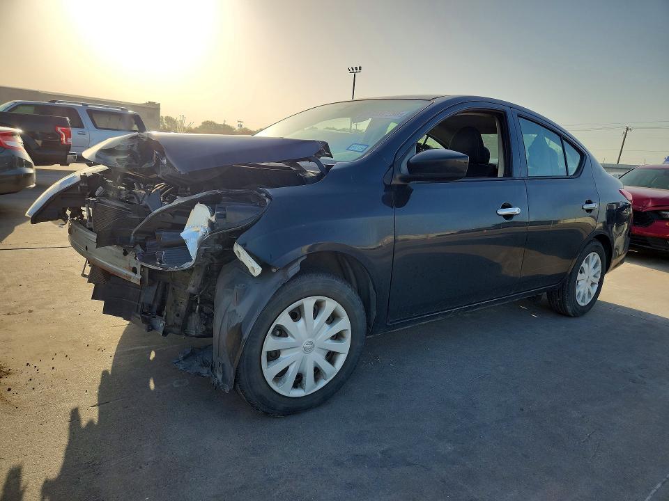 61597296 :رقم المزاد ، 3N1CN7AP9HL841397 vin ، 2017 Nissan Versa مزاد بيع