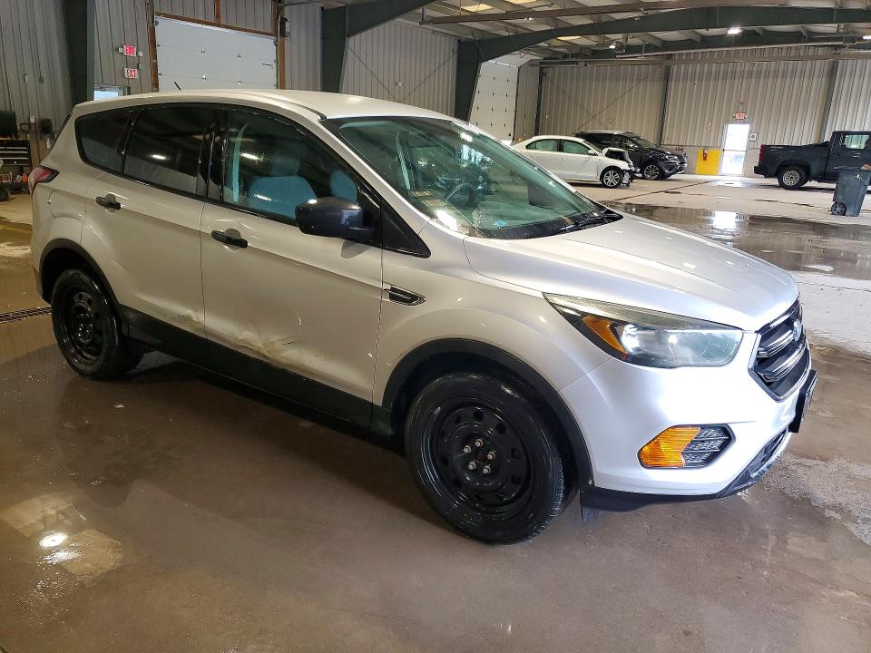 2018 Ford Escape მანქანა იყიდება აუქციონზე, vin: 1FMCU0F74JUA19243, აუქციონის ნომერი: 60280946