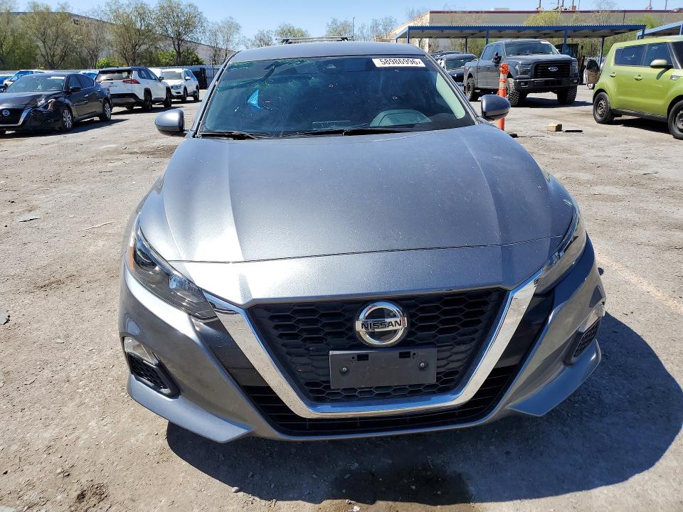 58986996 :رقم المزاد ، 1N4BL4BV6NN393325 vin ، 2022 Nissan Altima مزاد بيع