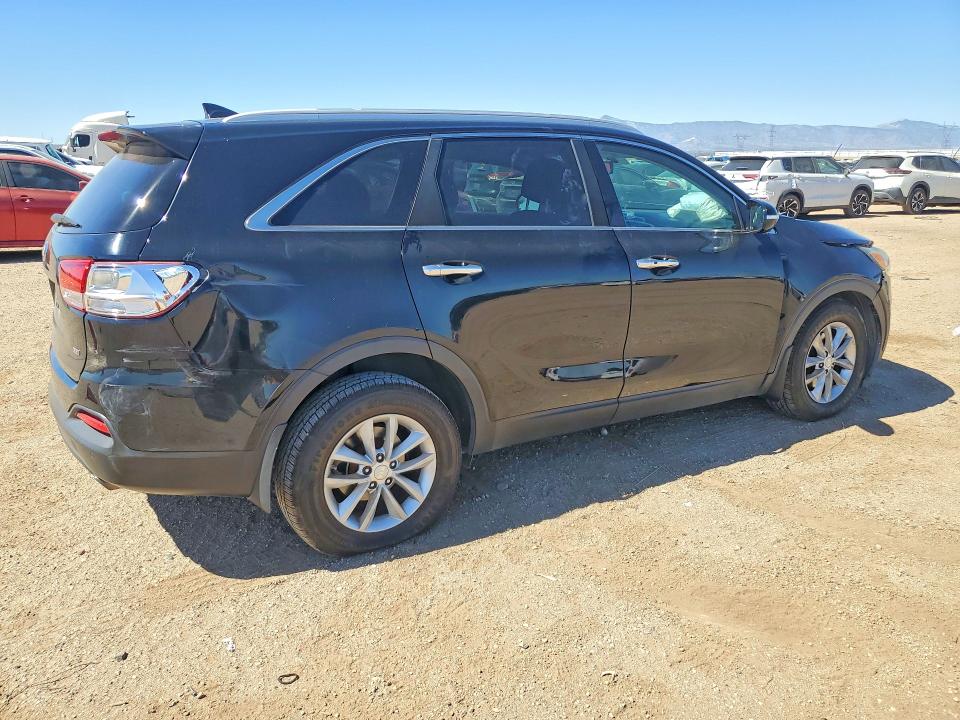 60257956 :رقم المزاد ، 5XYPG4A31HG272542 vin ، 2017 Kia Sorento مزاد بيع