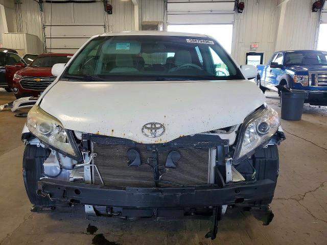 Продажа на аукционе авто 2013 Toyota Sienna, vin: 5TDKK3DC2DS382642, номер лота: 58879496
