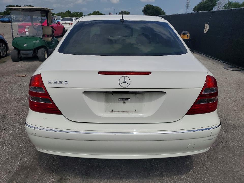 60997906 :رقم المزاد ، WDBUF65J53X110492 vin ، 2003 Mercedes-benz E مزاد بيع