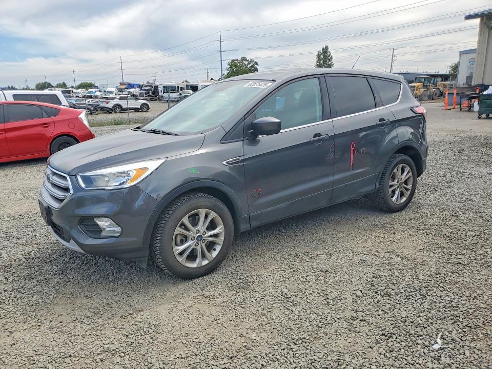 2017 Ford Escape მანქანა იყიდება აუქციონზე, vin: 1FMCU9G95HUC38923, აუქციონის ნომერი: 62875426