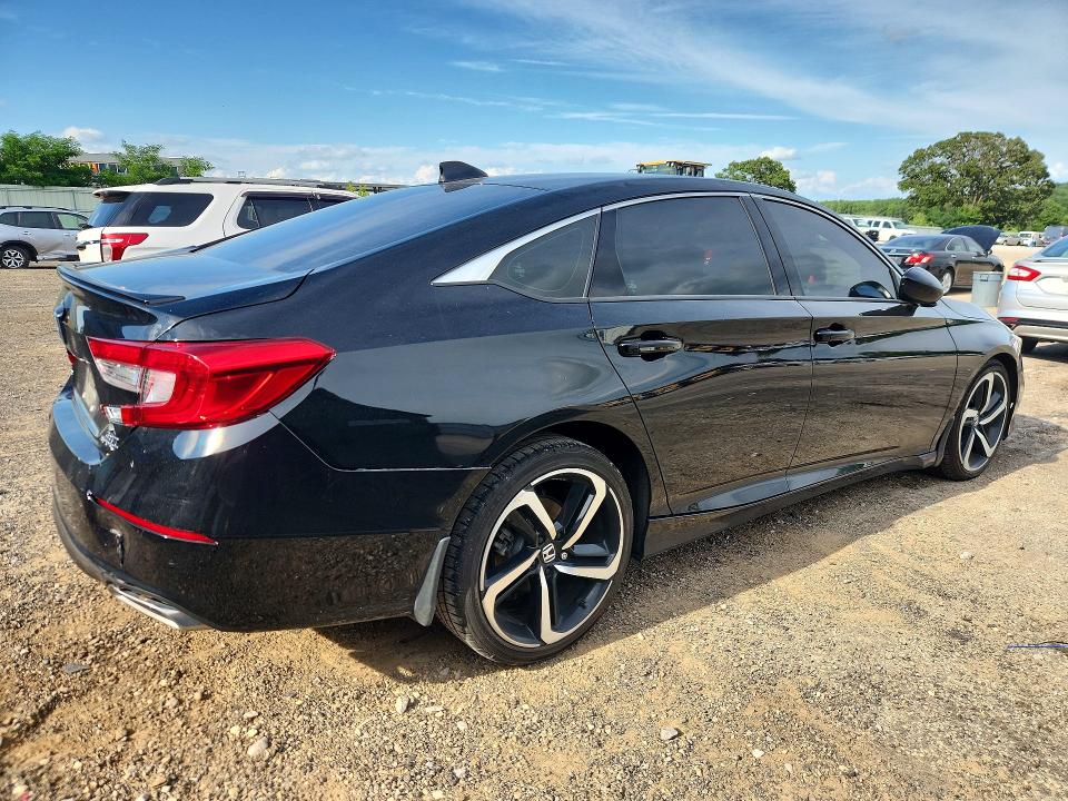 60482976 :رقم المزاد ، 1HGCV2F3XMA002027 vin ، 2021 Honda Accord مزاد بيع