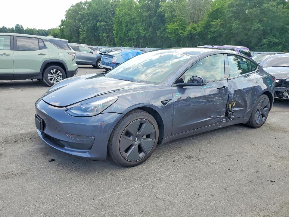 61192216 :رقم المزاد ، 5YJ3E1EB5NF253323 vin ، 2022 Tesla Model 3 مزاد بيع