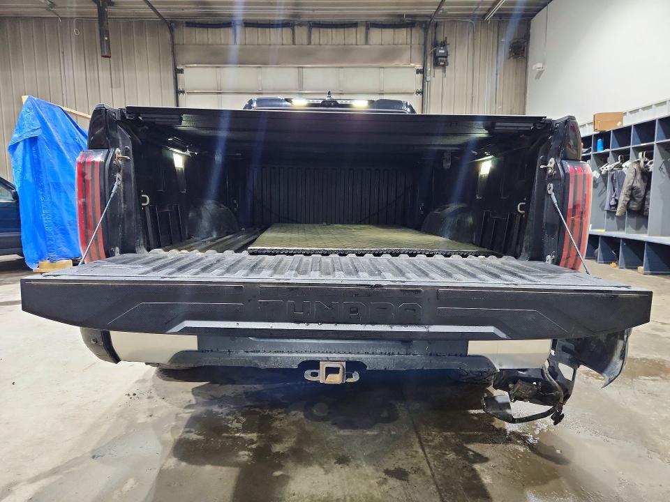 63321026 :رقم المزاد ، 5TFJA5EC5NX008627 vin ، 2022 Toyota Tundra مزاد بيع