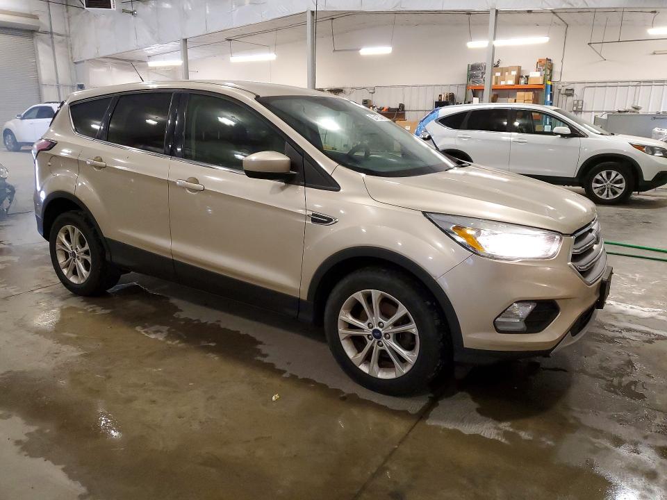 2017 Ford Escape მანქანა იყიდება აუქციონზე, vin: 1FMCU0GDXHUA32884, აუქციონის ნომერი: 63415746