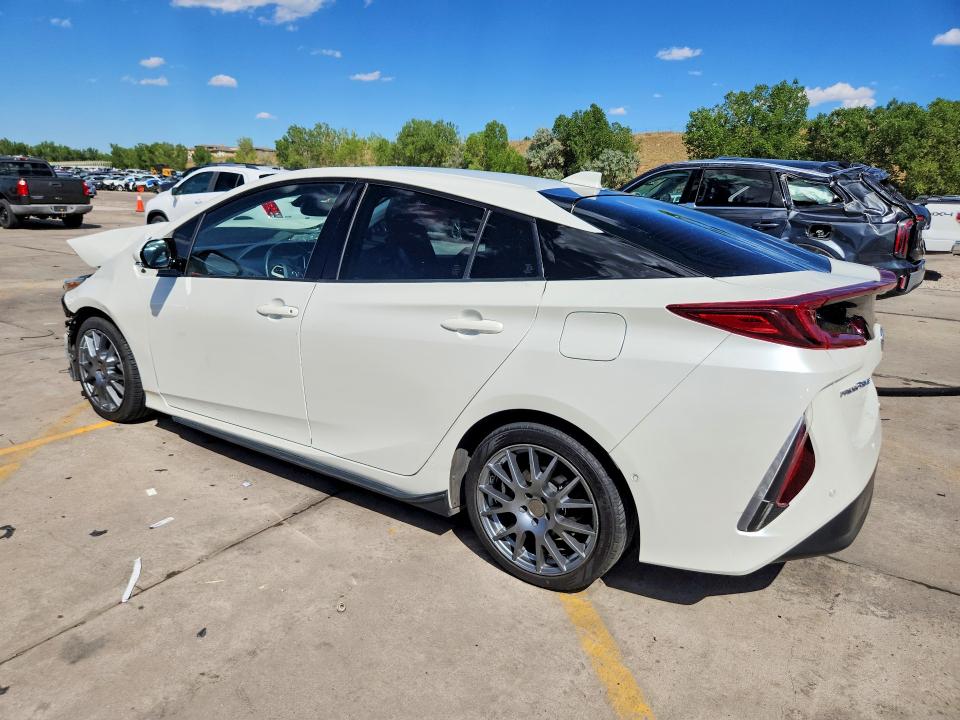 60787216 :رقم المزاد ، JTDKARFP2H3006150 vin ، 2017 Toyota Prius Prime مزاد بيع