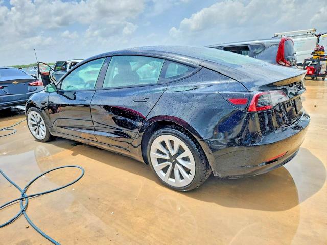 61398246 :رقم المزاد ، 5YJ3E1EAXNF369303 vin ، 2022 Tesla Model 3 مزاد بيع