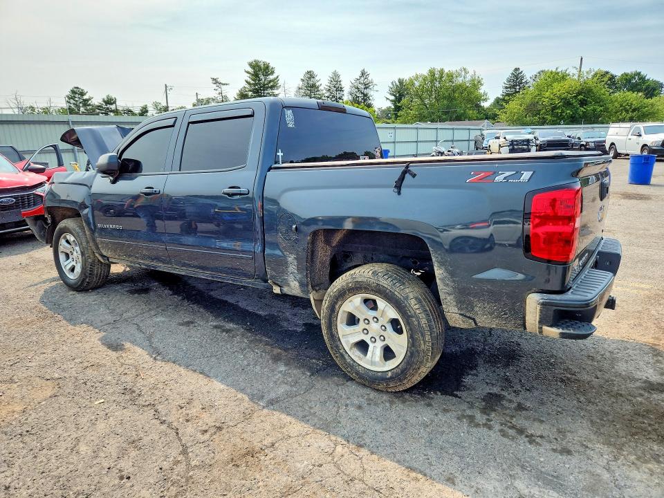 61076366 :رقم المزاد ، 3GCUKRECXJG226675 vin ، 2018 Chevrolet Silverado مزاد بيع