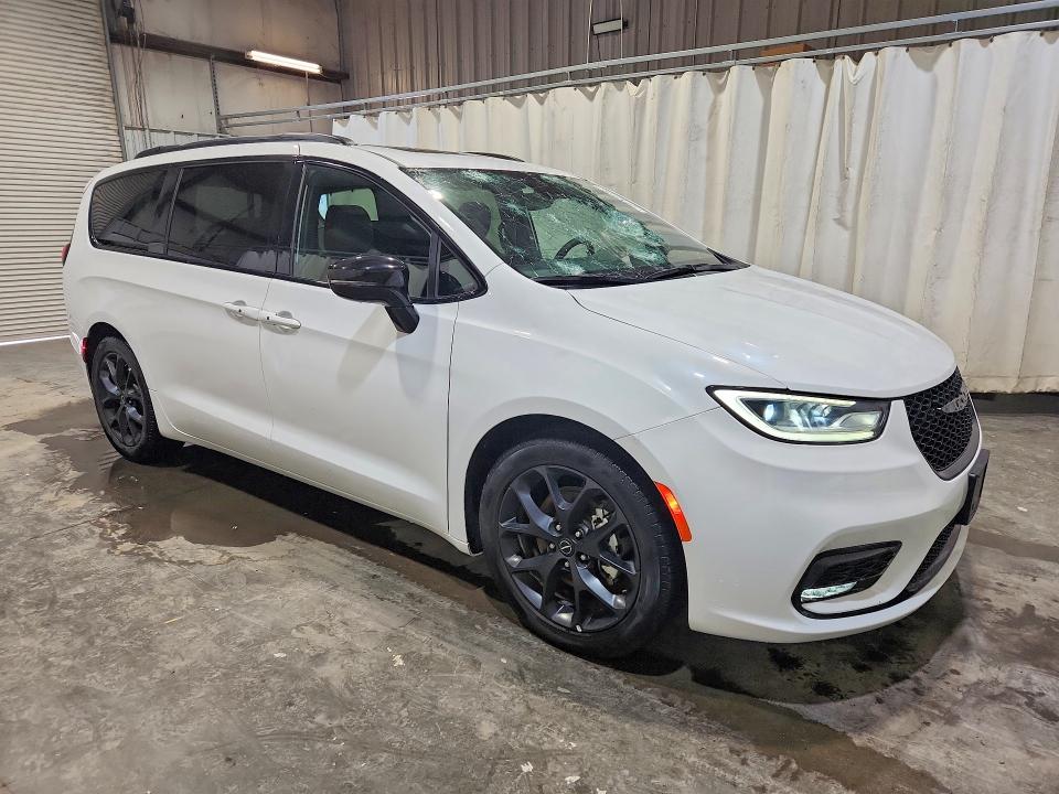 Продажа на аукционе авто 2025 Chrysler Pacifica, vin: 2C4RC1GG3SR544556, номер лота: 60035926
