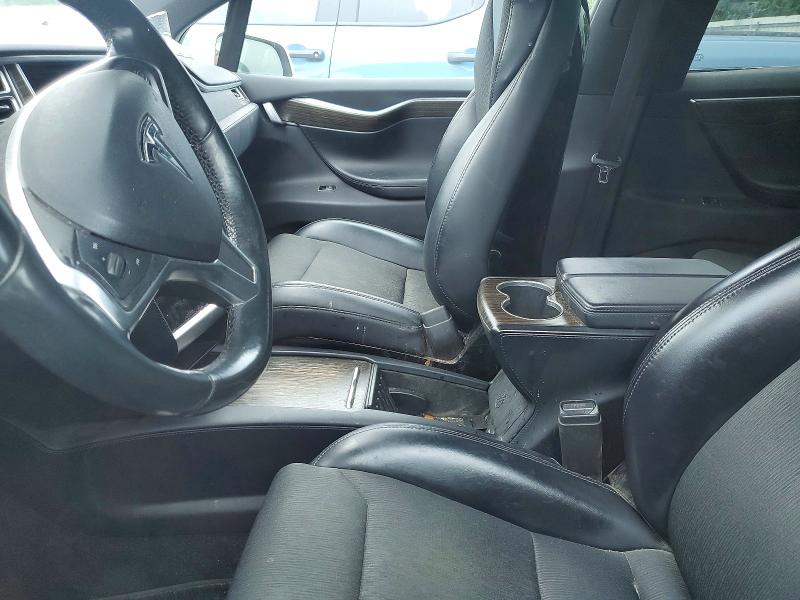 60556546 :رقم المزاد ، 5YJXCBE29GF022814 vin ، 2016 Tesla Model X مزاد بيع