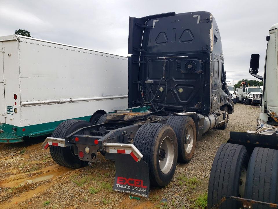 61701956 :رقم المزاد ، 1FUGGLDV1GLHA2524 vin ، 2016 Freightliner Cascadia 125 مزاد بيع