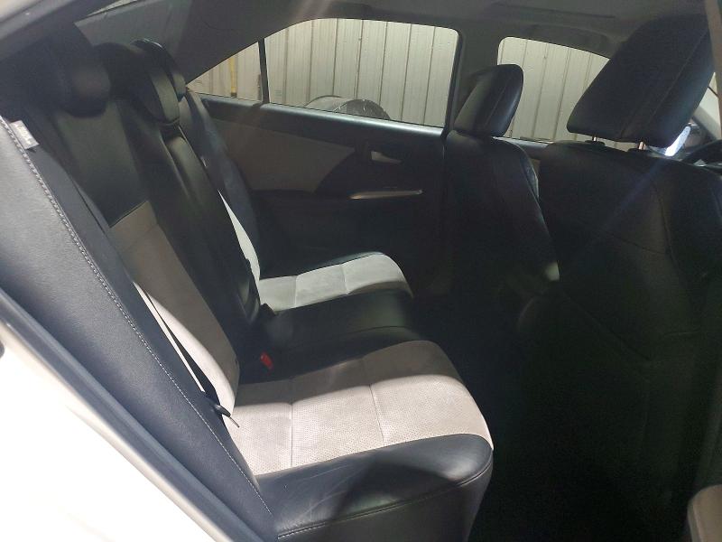 60423956 :رقم المزاد ، 4T1BK1FKXCU516425 vin ، 2012 Toyota Camry مزاد بيع