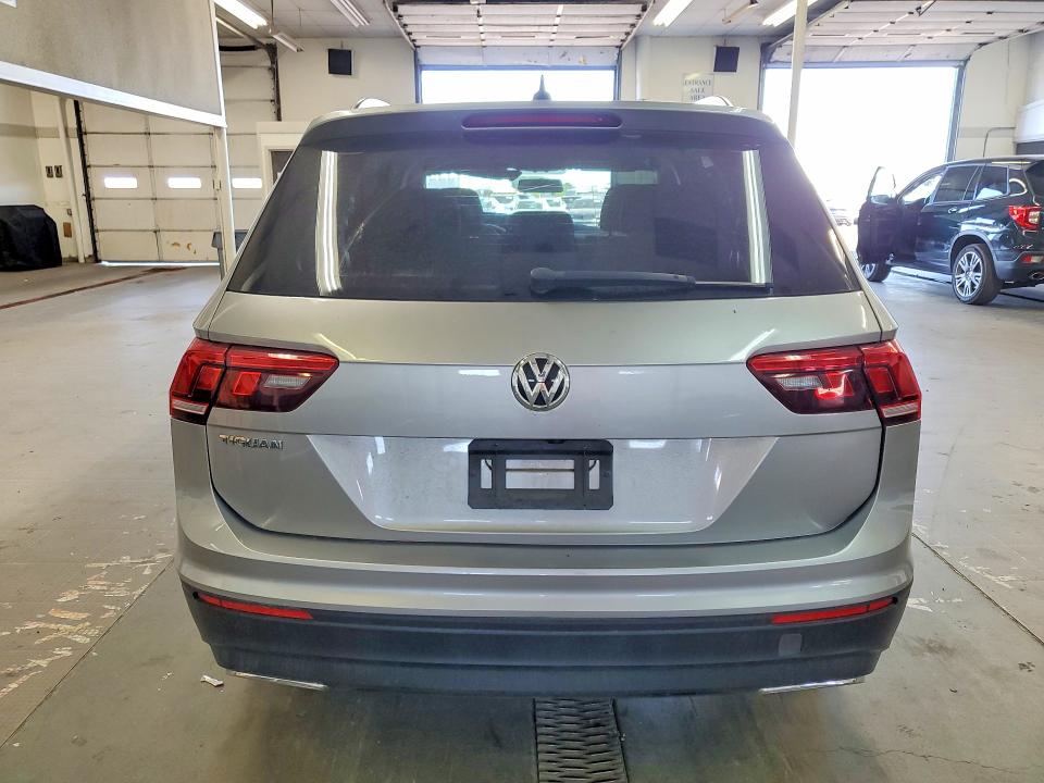 60567716 :رقم المزاد ، 3VV0B7AX6MM062103 vin ، 2021 Volkswagen Tiguan مزاد بيع