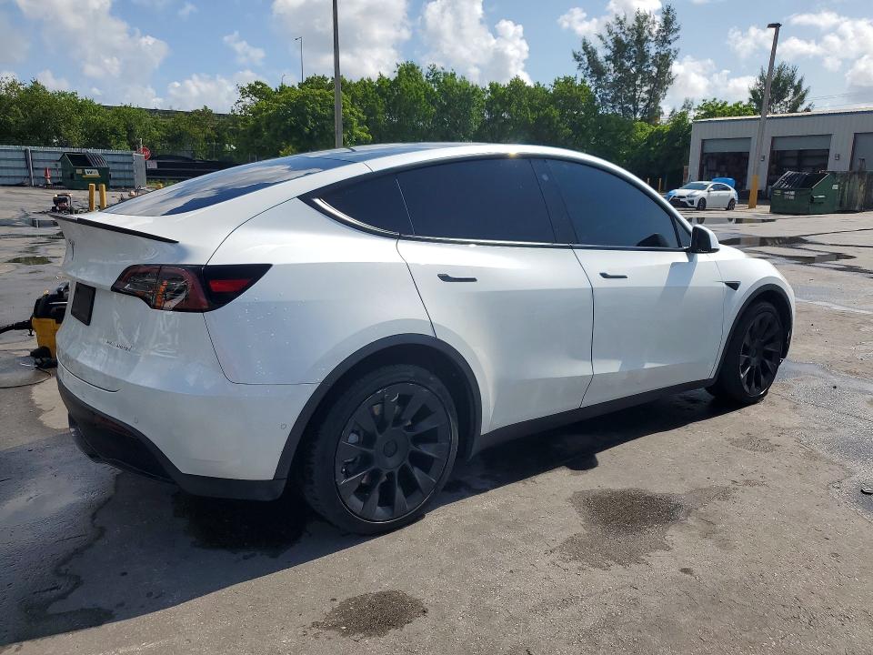 62148226 :رقم المزاد ، 7SAYGDEE1NF307103 vin ، 2022 Tesla Model Y مزاد بيع