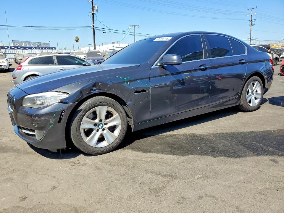 61291176 :رقم المزاد ، WBAFR1C5XBC744491 vin ، 2011 Bmw 528 مزاد بيع