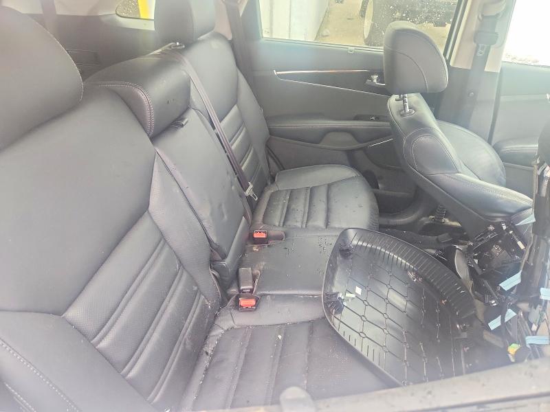 2017 Kia Sorento მანქანა იყიდება აუქციონზე, vin: 5XYPK4A58HG250957, აუქციონის ნომერი: 60928876
