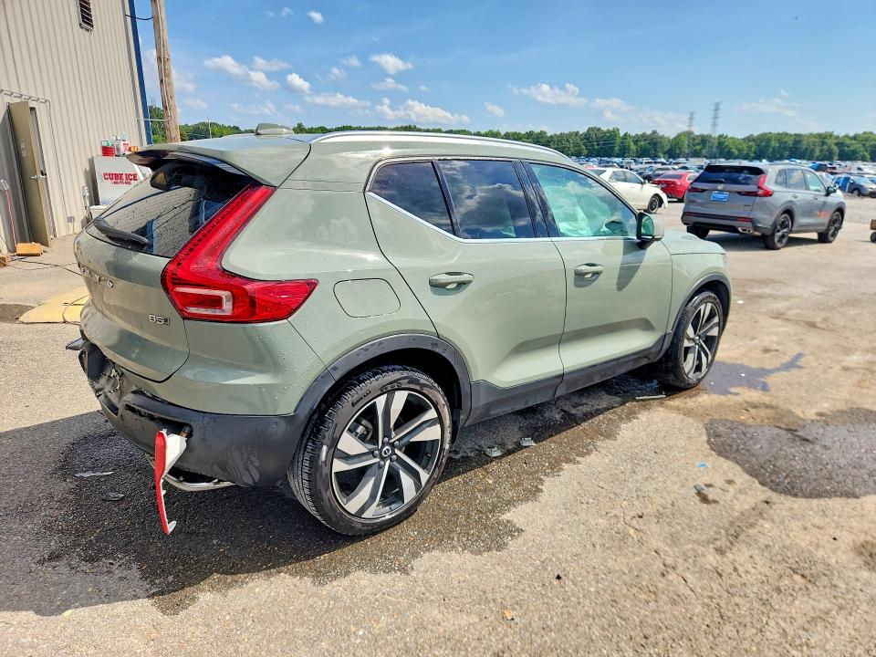 60587736 :رقم المزاد ، YV4L12UA4P2932576 vin ، 2023 Volvo Xc40 مزاد بيع
