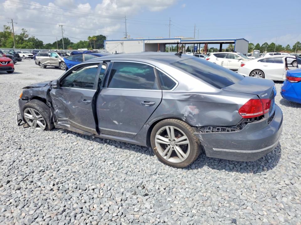 60160646 :رقم المزاد ، 1VWCS7A33EC072421 vin ، 2014 Volkswagen Passat مزاد بيع