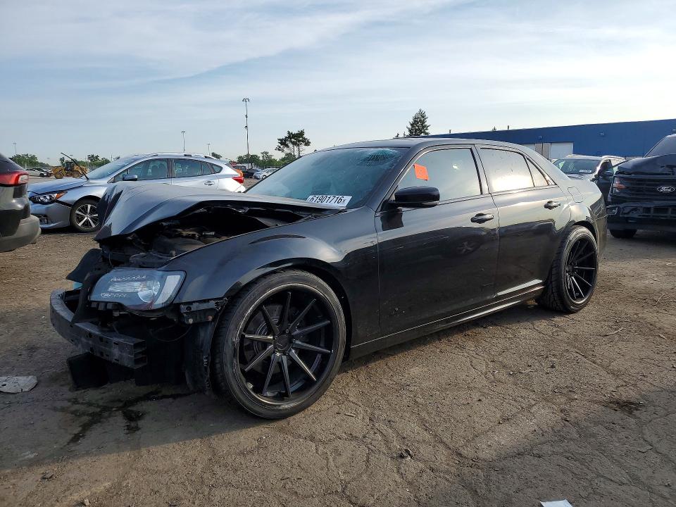 2015 Chrysler 300 მანქანა იყიდება აუქციონზე, vin: 2C3CCABT6FH808153, აუქციონის ნომერი: 61901716