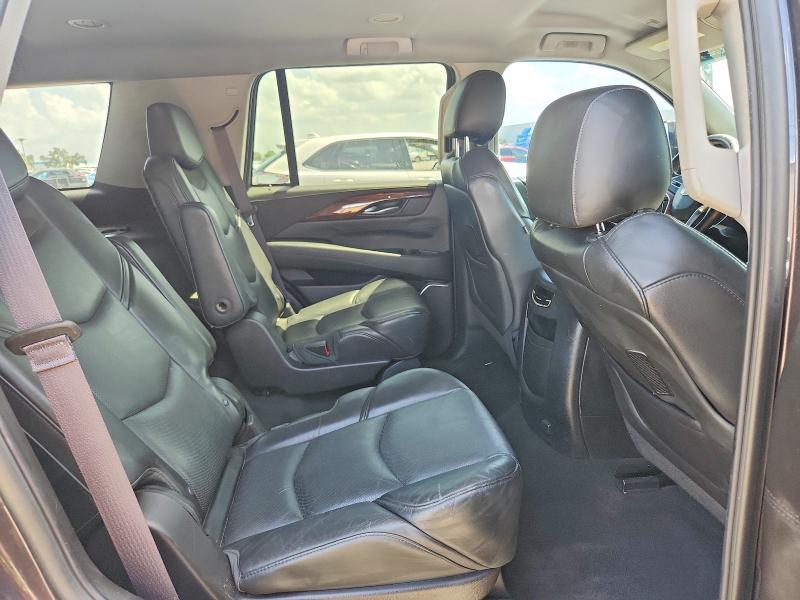 61481806 :رقم المزاد ، 1GYS3LKJ5FR608487 vin ، 2015 Cadillac Escalade مزاد بيع