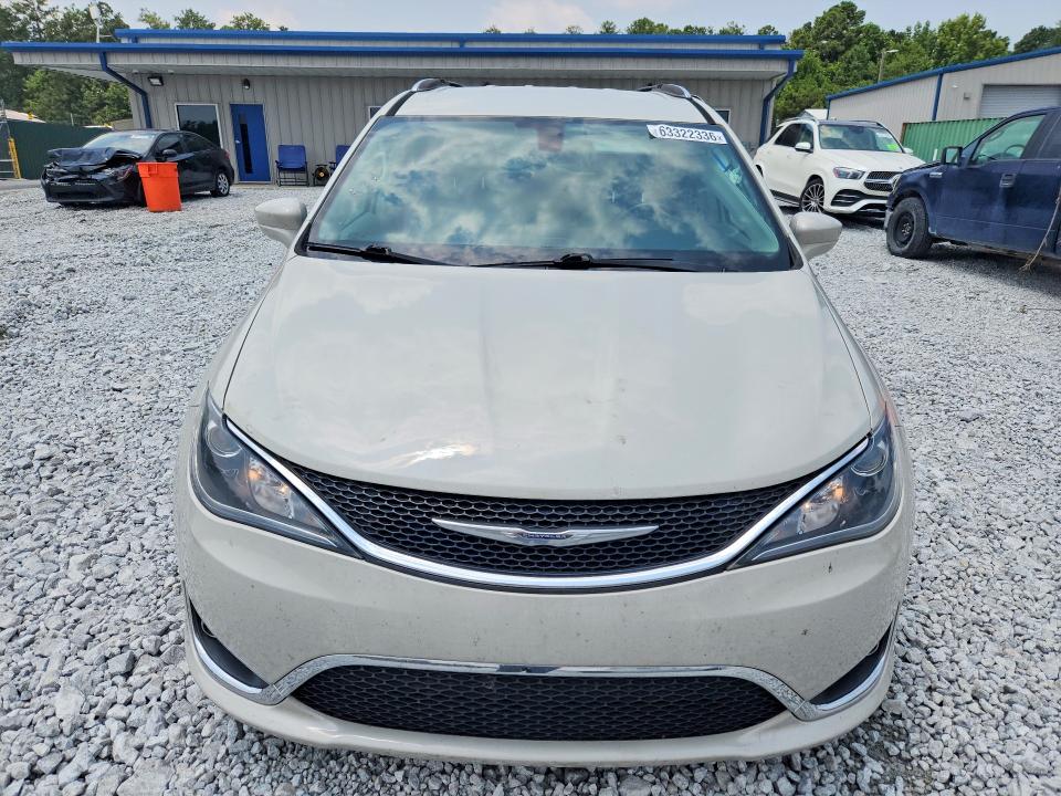 63322336 :رقم المزاد ، 2C4RC1EG1HR669261 vin ، 2017 Chrysler Pacifica مزاد بيع
