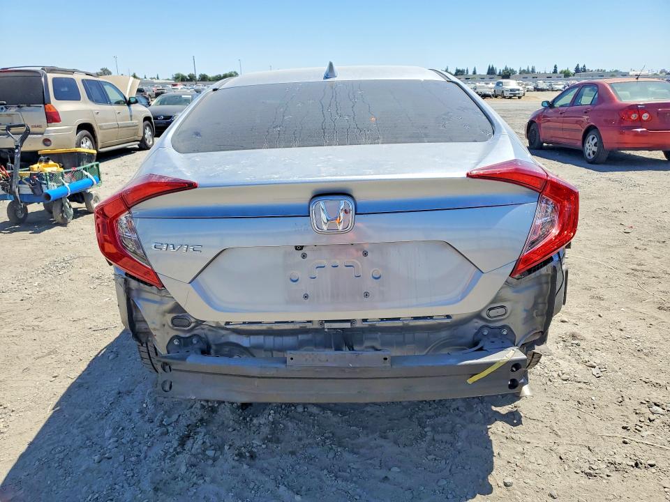 60702766 :رقم المزاد ، 19XFC2F84JE202522 vin ، 2018 Honda Civic مزاد بيع